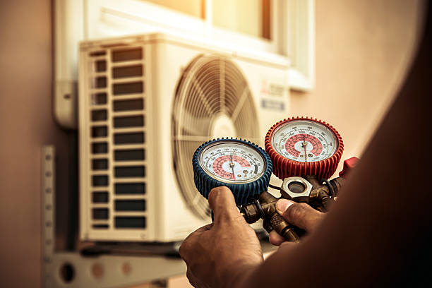 Professional Hvac technician working in Prairie Grove, AR